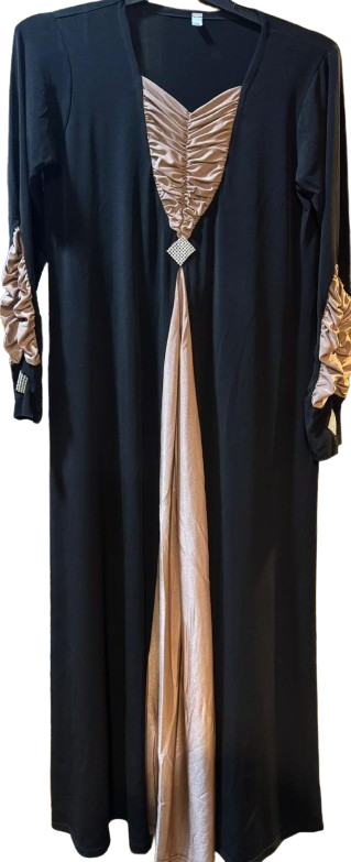 Black maxi-length abaya with pink design