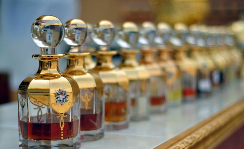 Zamzam Exclusive Perfume Oil, Long Lasting Oil Based Perfume in Roll-On / Dipstick Glass Bottle - Sizes Available From 3 ml to 100 ml